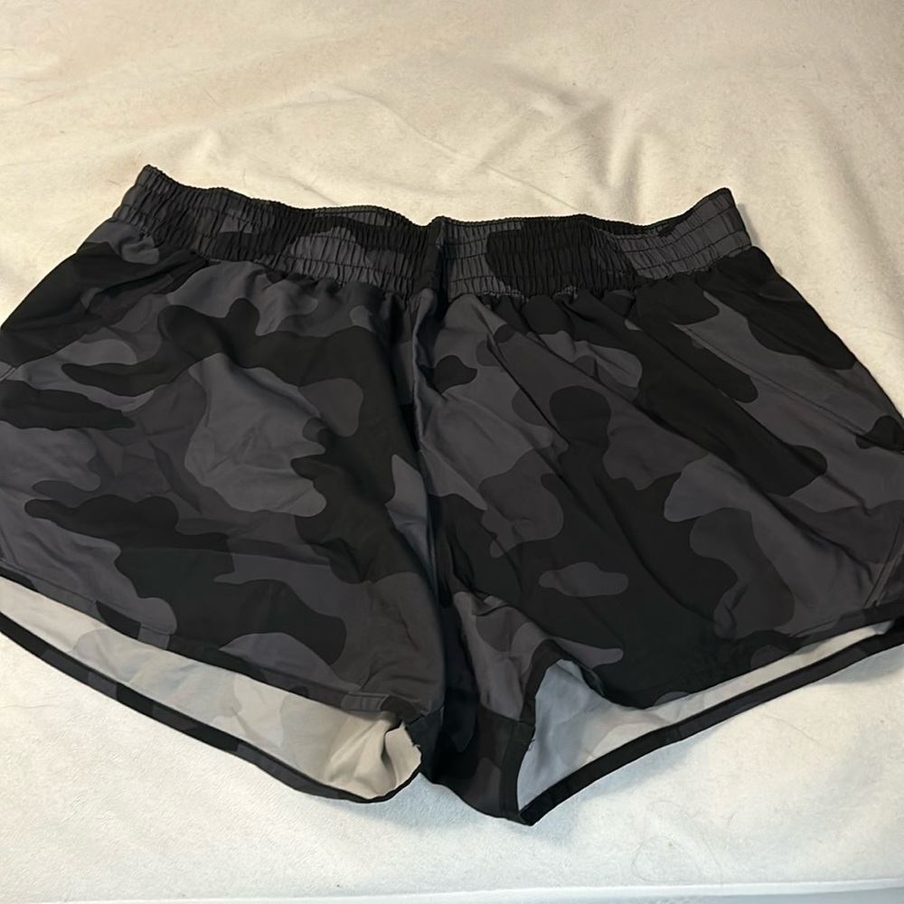 All in motion shorts